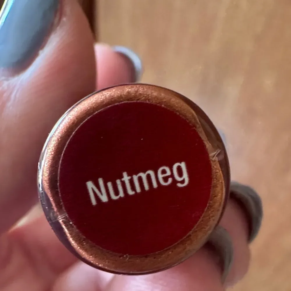 LipSense Bold Lip Color in nutmeg - Picture 2 of 3